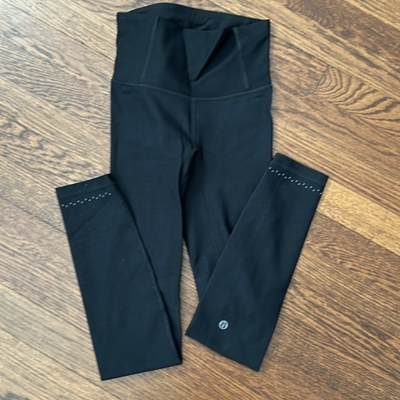 Lululemon black leggings size 4 - Picture 5 of 6